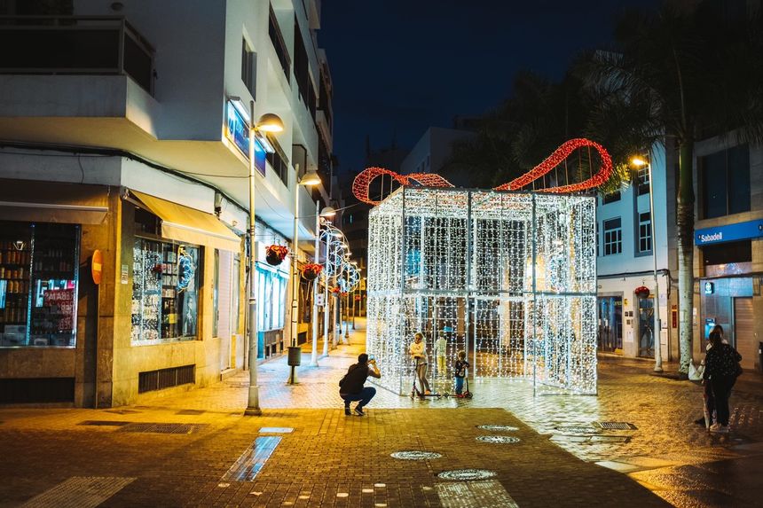 La iluninación navideña de Arrecife despliega una enorme caja de sorpresas en La Plazuela