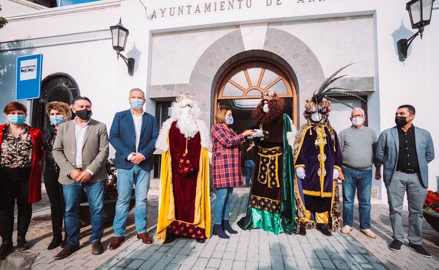 Llegada de los Reyes Magos. La alcaldesa Astrid Pérez entrega las llaves de la ciudad de Arrecife