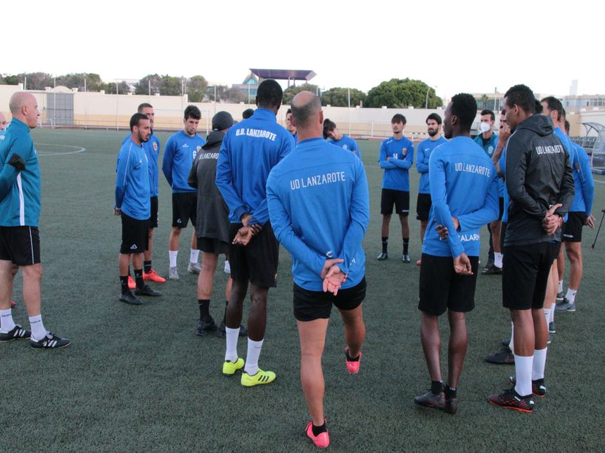 ENTRENAMIENTO UD LANZAROTE (1)