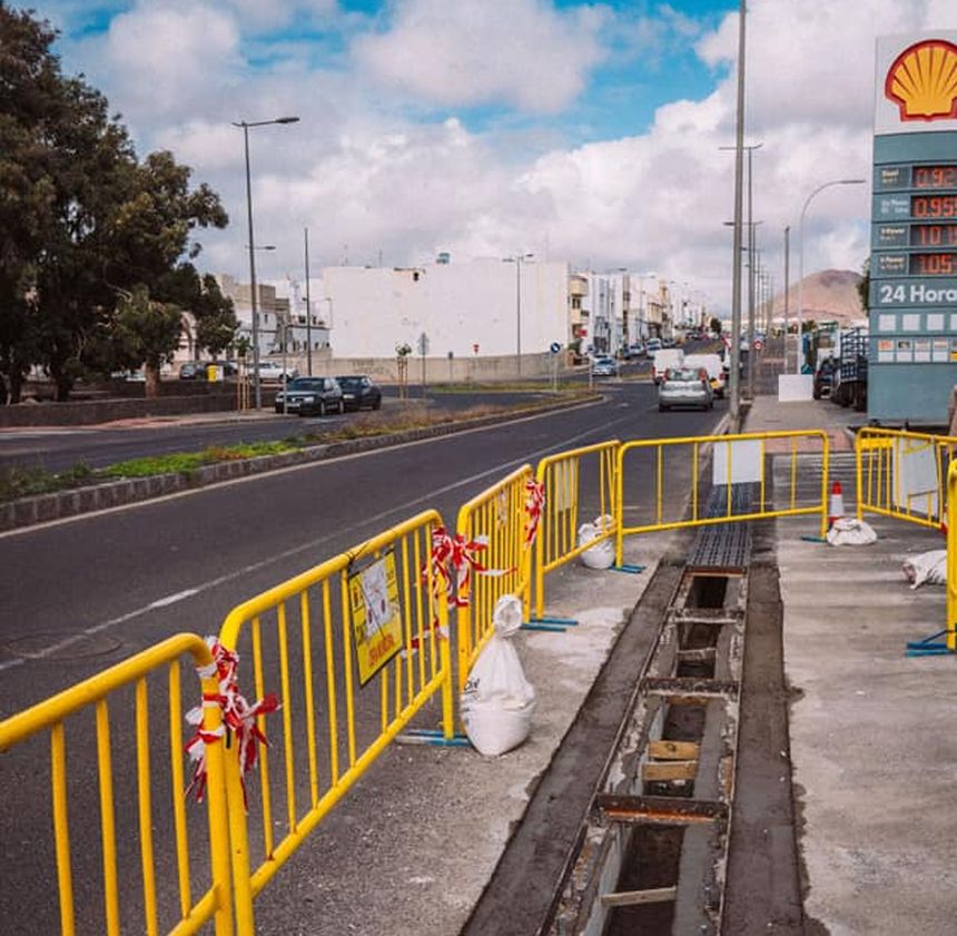 Nuevas canalizaciones de pluviales en los accesos al barrio de Altavista, realizadas por el Ayuntamiento de Arrecife