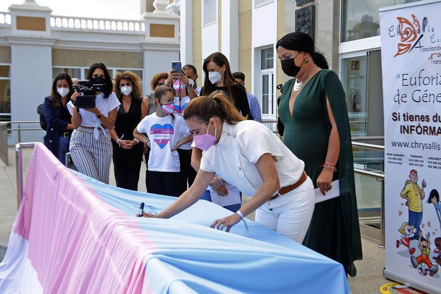 Acto Institucional Bandera Trans (6)