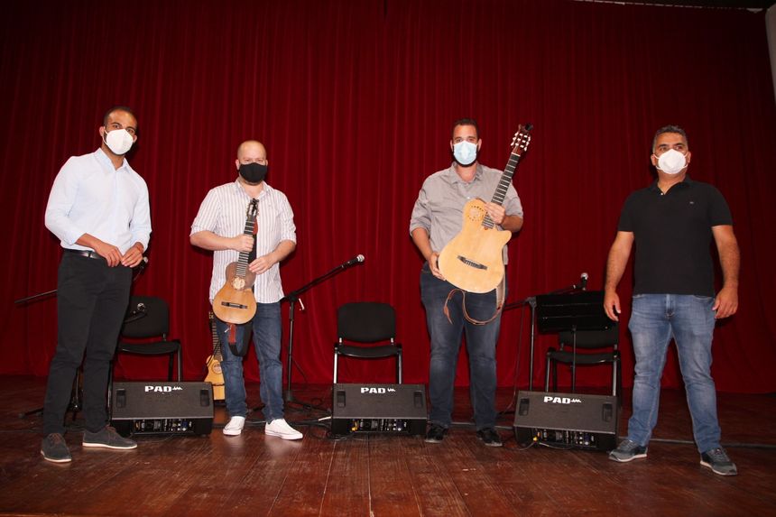 El grupo con el concejal de Cultura de Yaiza