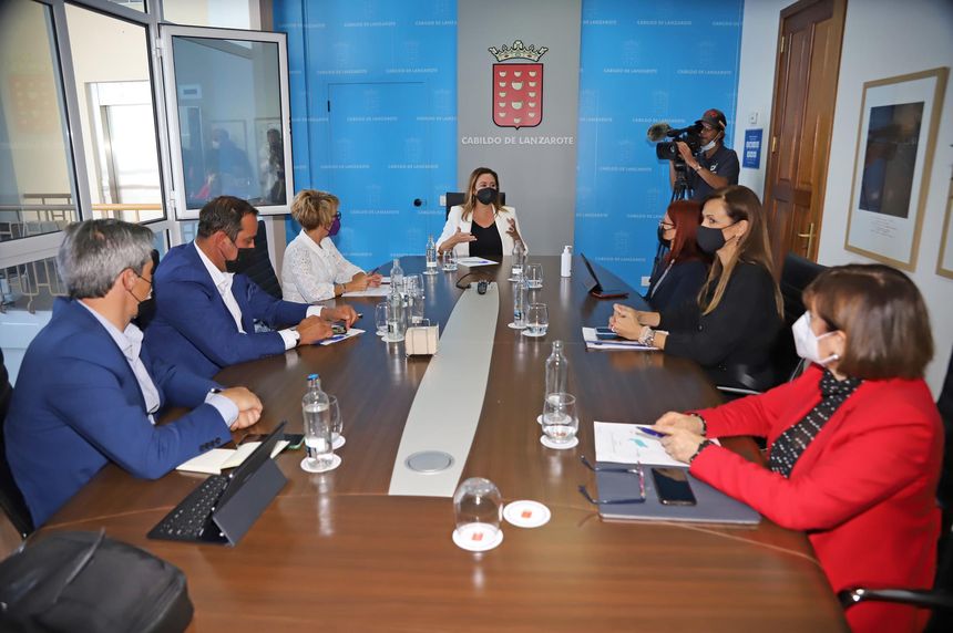 Reunión Presta. con Elena Mañez Conj Economia (3)