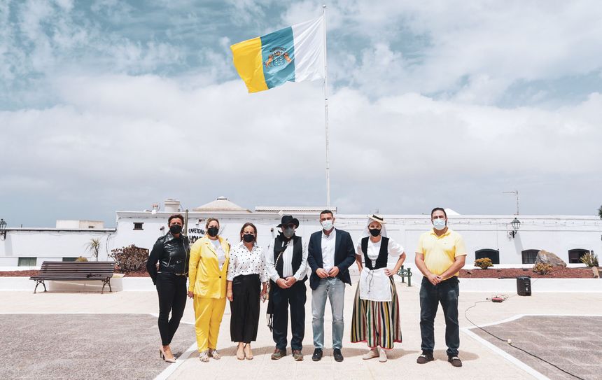 IZADO BANDERA TEGUISE 2