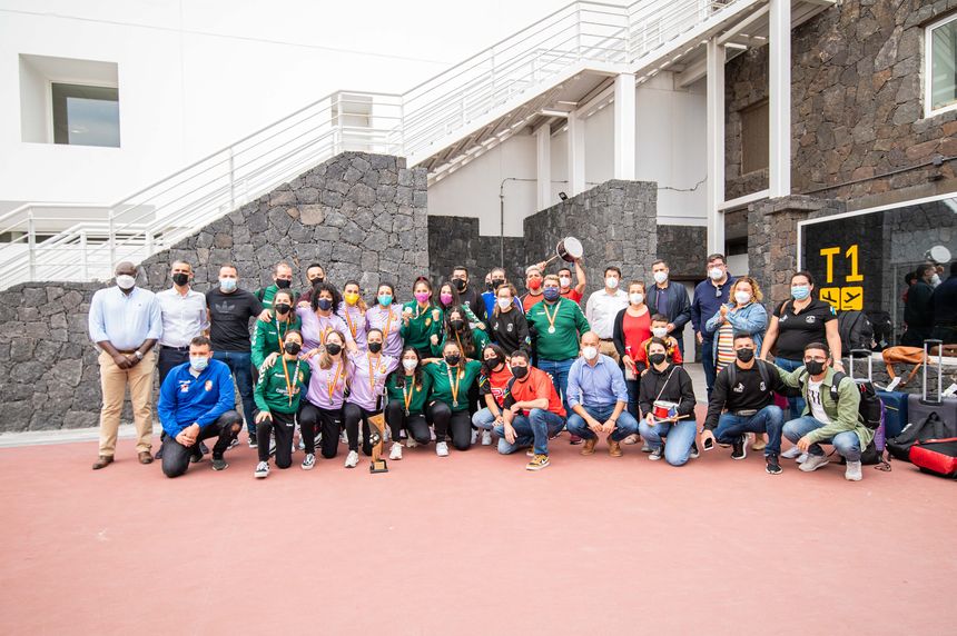 Zonzamas_Balonmano_Campeonas_llegada-6312 (21) (1)