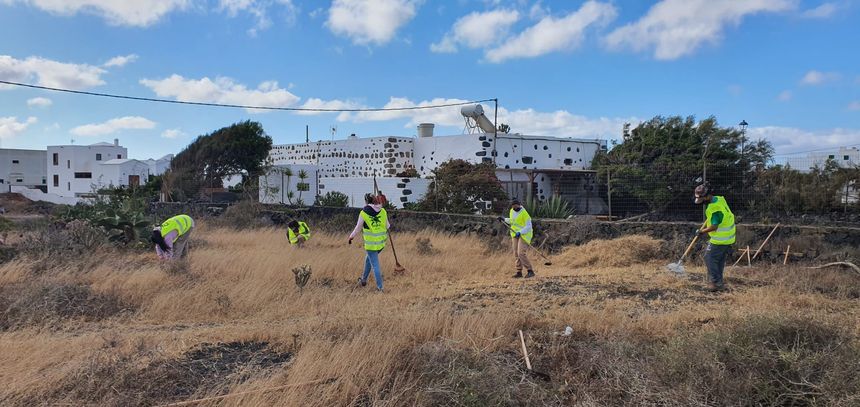 7b9be3ab-8eba-438b-a629-eafc3a99f5a6