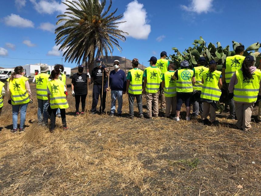 2d1b4147-07c9-41a7-bbbe-6a3fcc596e75