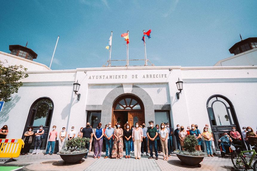 Arrecife muestra su repulsa por el asesinato de las dos hermanas pequeñas en la isla de Tenerife