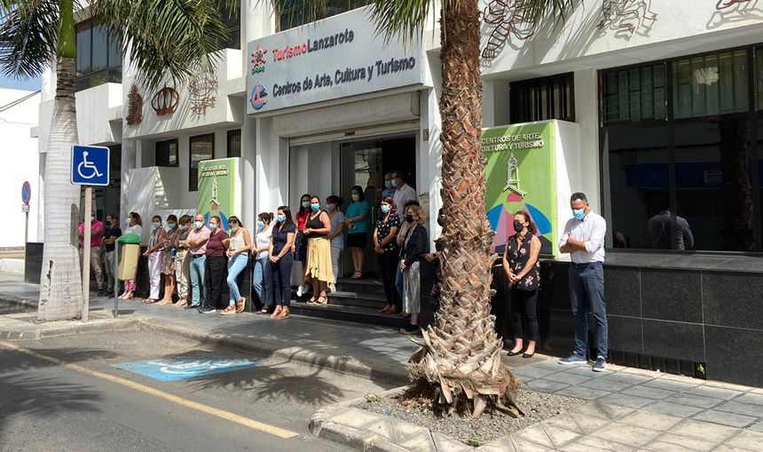 Minuto de silencio en Centros Turísticos