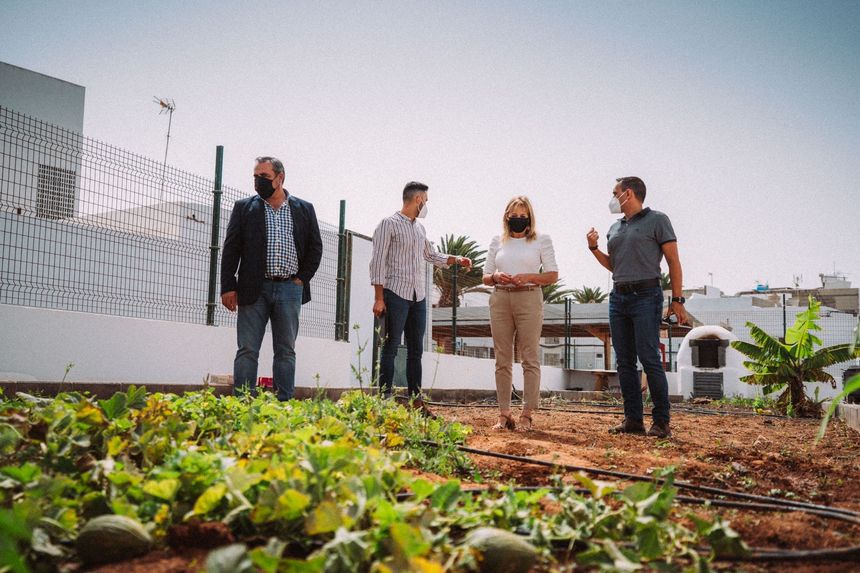 Arrecife felicita al colegio Nieves Toledo y Benito Méndez por sus premios en los Huertos Escolares de Canarias. Visita del consejero de Agricultura y concejal de Educación al Benito Méndez
