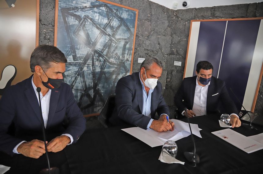 Firma Convenio Turismo Lanzarote y Copturismo 2