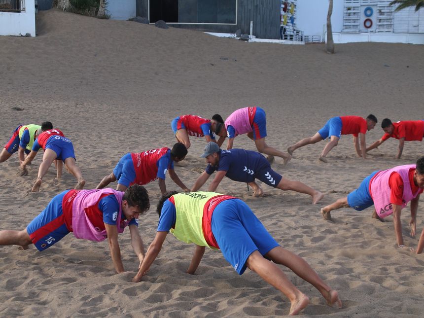 ENTRENAMIENTO PLAYA UD LANZAROTE (4)