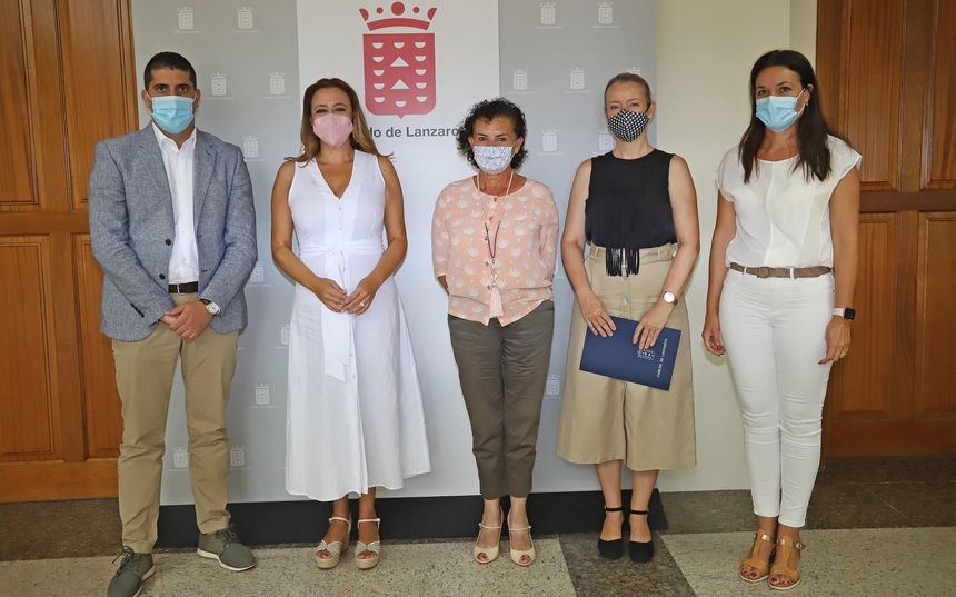 Firma de convenio Turismo y Tui (2) 