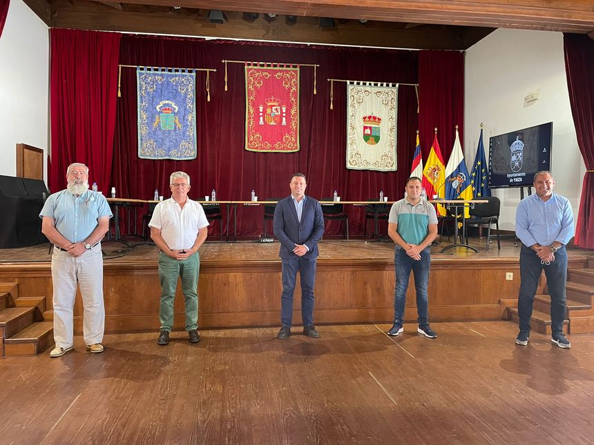 portavoces de los grupo políticos firmantes