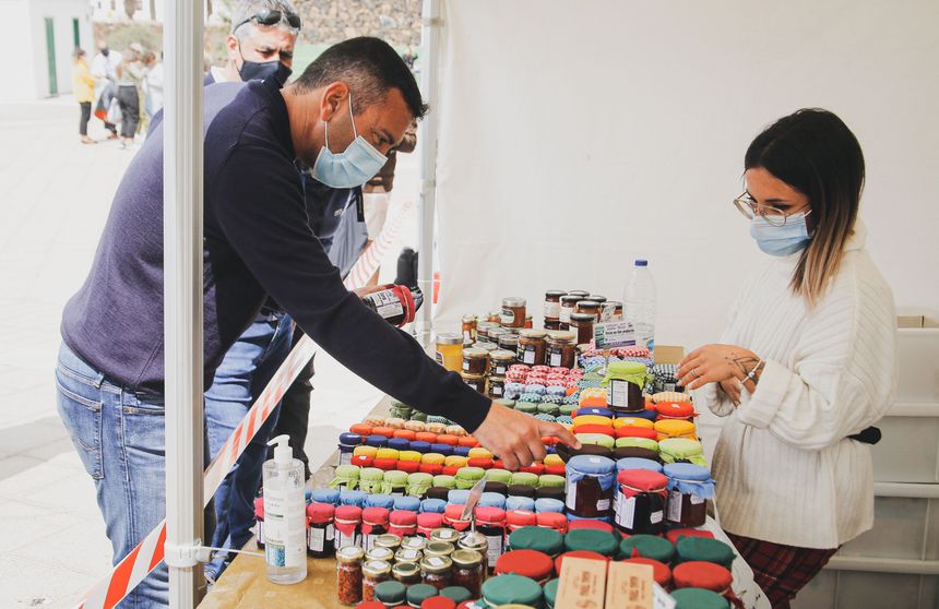 VISITA MERCADILLO TEGUISE