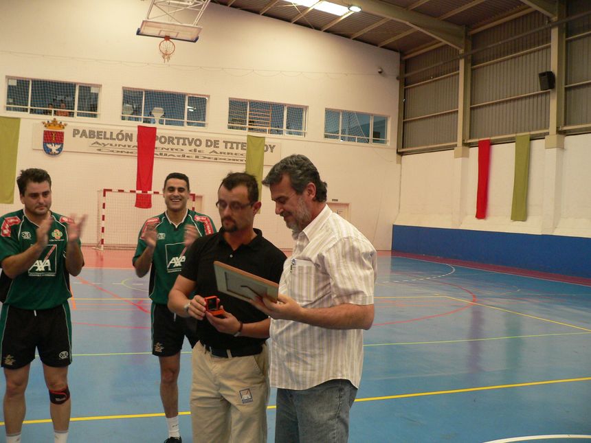 06 SOCIAL MEDALLA LLS 01