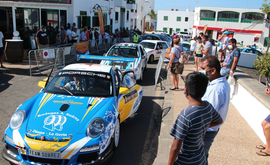 salida de parque cerrado en Playa Blanca
