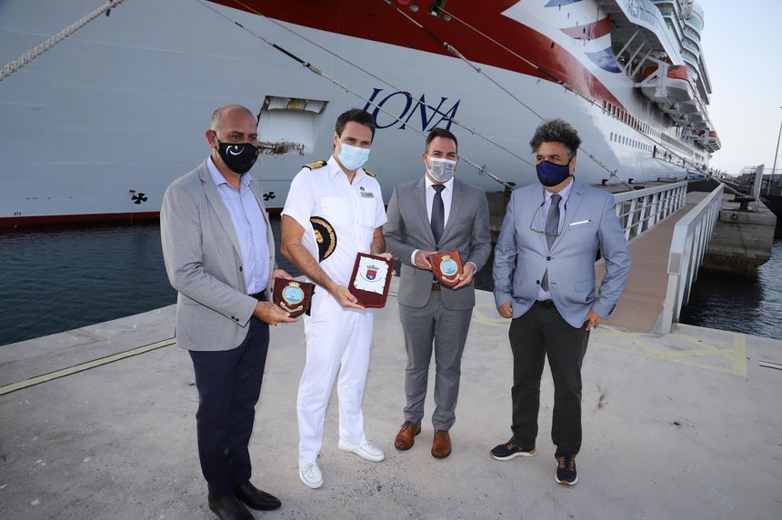 Metopa Crucero IONA (1)