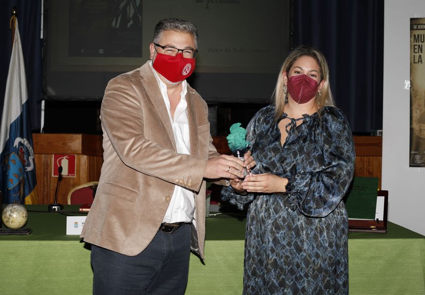 SARA BERMUìDEZ Y VIìCTOR BELLO TEGUISE 2