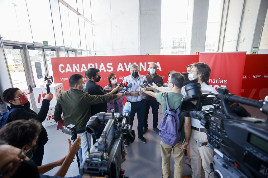 Jorge González, Nira Fierro y Ramón Morales durante la presentación del Congreso (1)