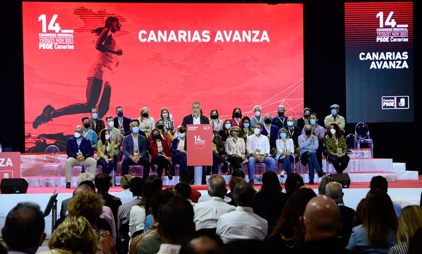Ángel Víctor Torres durante su intervención