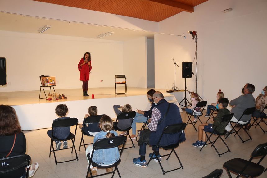 Sesión de Cuentos de Navidad con Isabel Cabrera