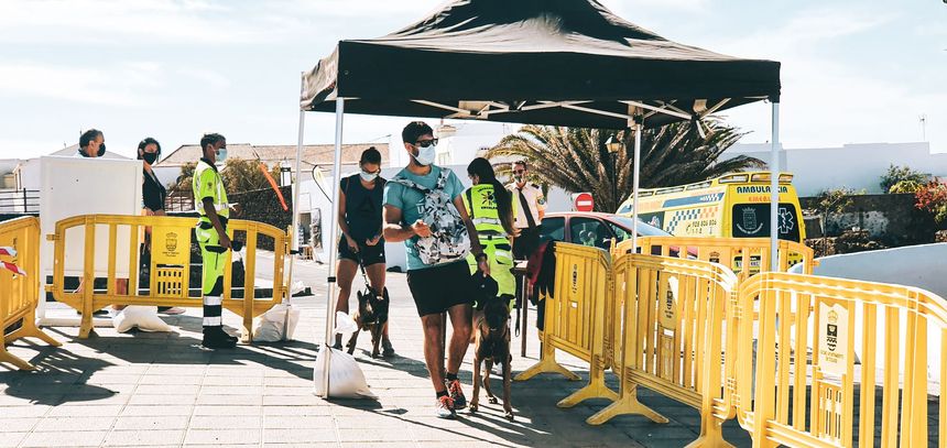 MERCADILLO TEGUISE AMBULANCIA