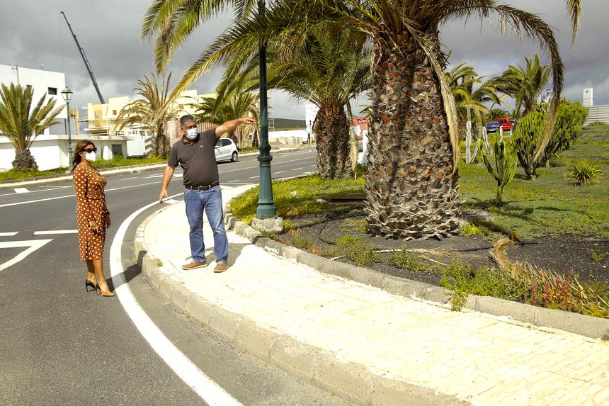 OLIVIA Y ENÞO EN COSTA TEGUISE