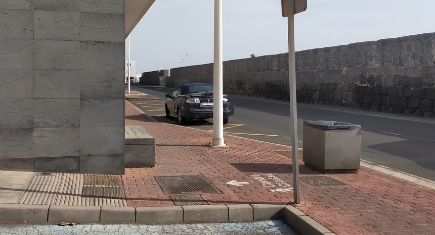 Lugar en el que la Policía Local dejó el coche tras producirse el accidente.