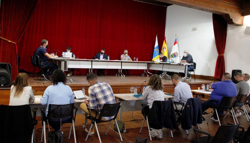 Imagen del pleno celebrado este jueves en Yaiza.