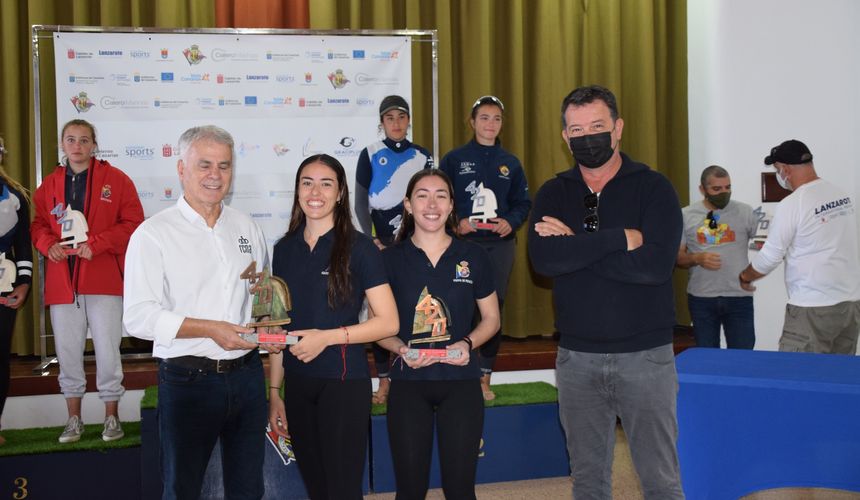 6 - 1ª femenina - Paula e Isabel Laiseca (RCNGC)