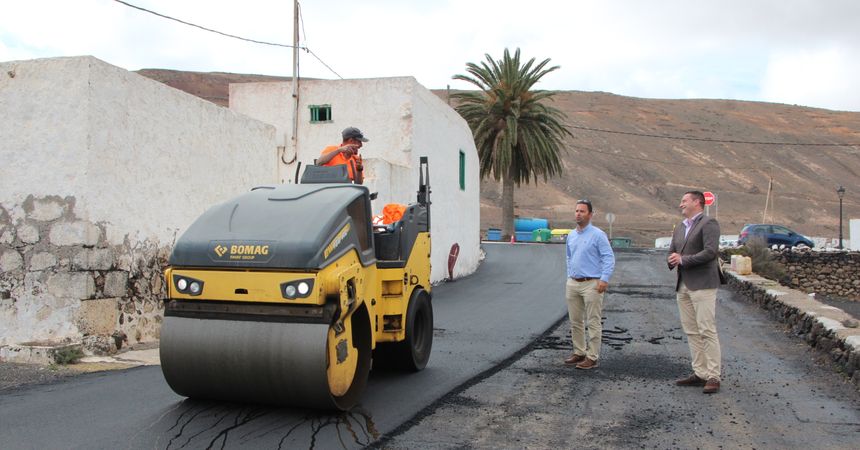 asfaltado en Yaiza