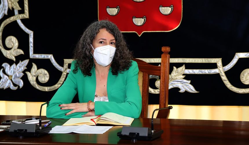 Ariagona González durante una reunión en el Cabildo de Lanzarote