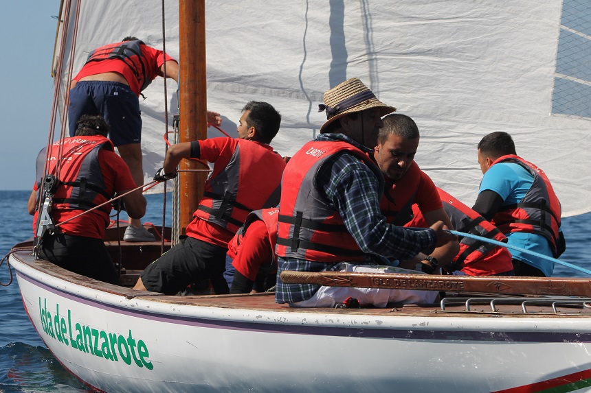 Embarcación Isla de Lanzarote en la regata apertura 8,55 metros.
