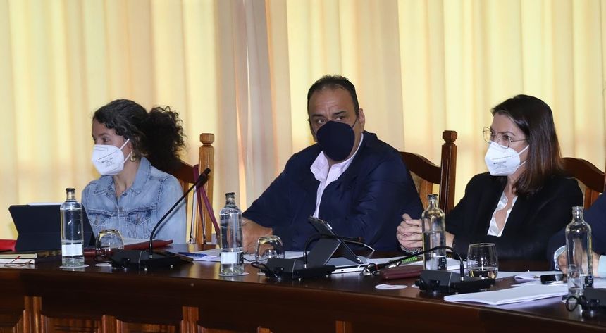 Ariagona González junto a Andrés Stinga e Isabel Martín