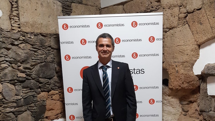 Manuel Juan Viera Ramírez, antiguo decano de el Colegio Oficial de Economistas de Las Palmas.