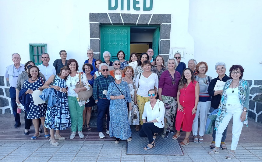 Entrega diplomas de la UNED de música II.