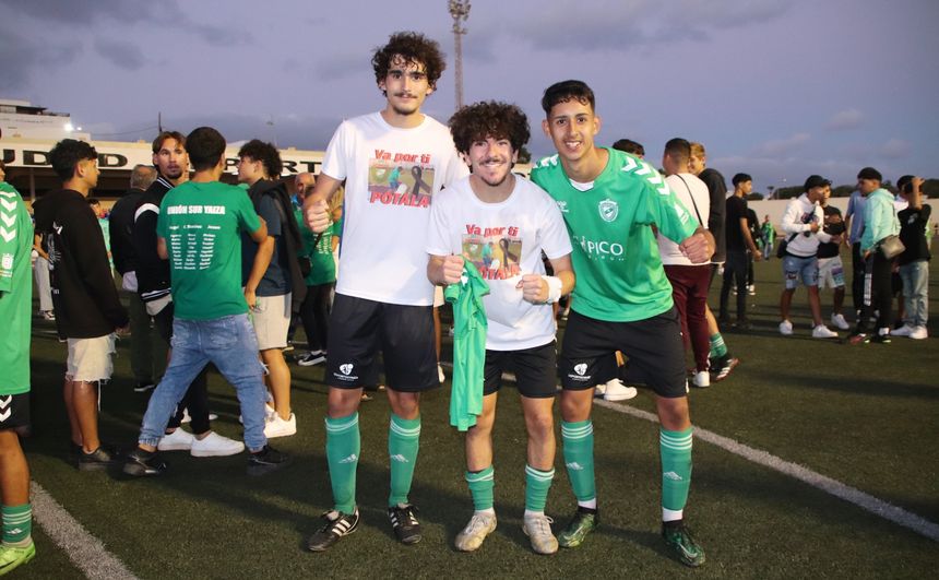 Tres capitanes Agoney(centro), Mateo (dere) y Darío (izq)