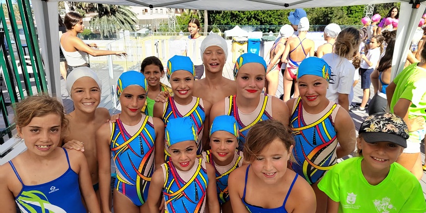 Representantes del Club Pingüinos en el Campeonato Regional de Verano.