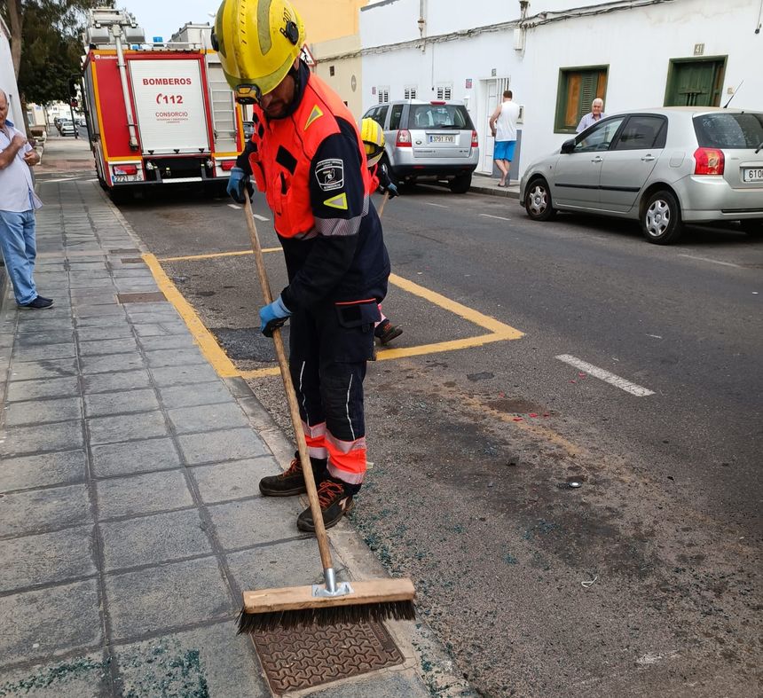 Los bomberos tuvieron que limpiar la zona