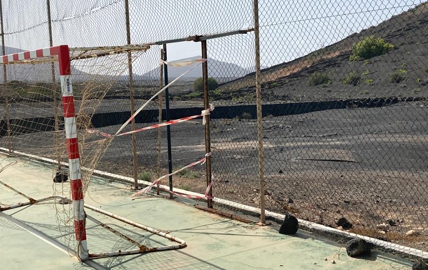 Estado de las canchas de deportes del pueblo.
