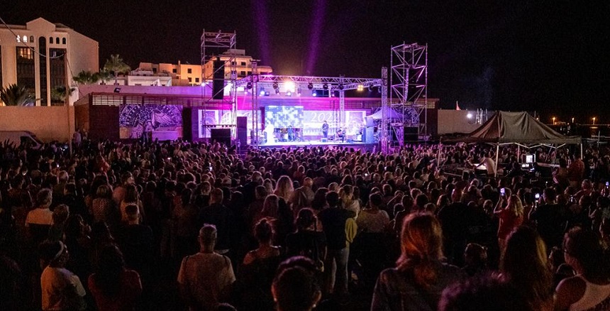 Imagen del público que se agolpó para disfrutar del concierto.