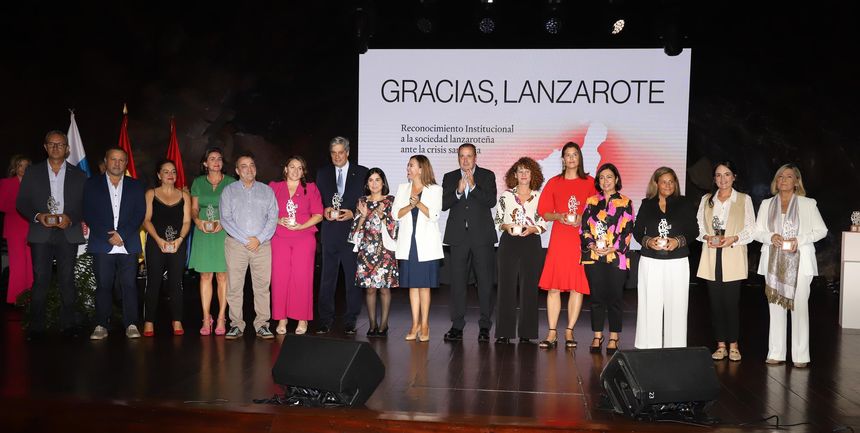 Reconocimiento institucional a la sociedad lanzaroteña (19)