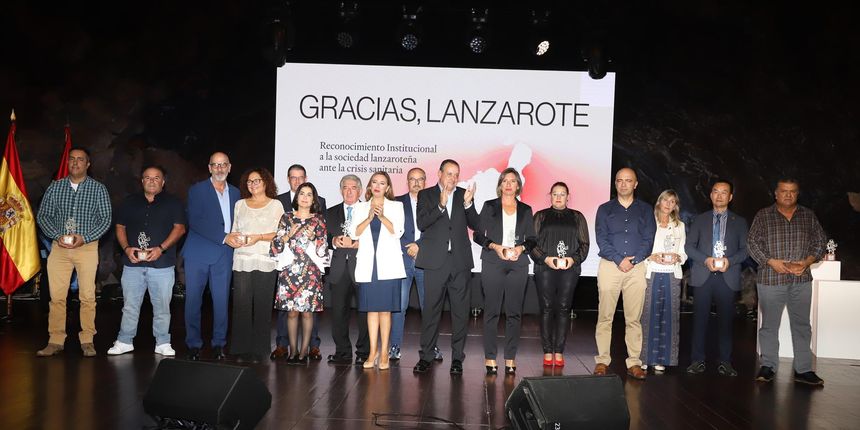 Reconocimiento institucional a la sociedad lanzaroteña (27)