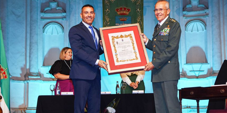 MEDALLA DE ORO GUARDIA CIVIL (TEGUISE) 2