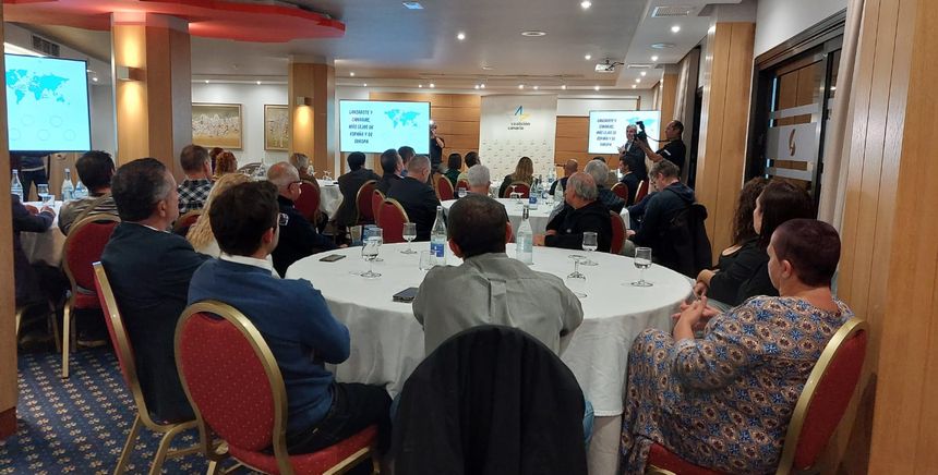 Conferencia Lanzarote más lejos de España y Europa (10)