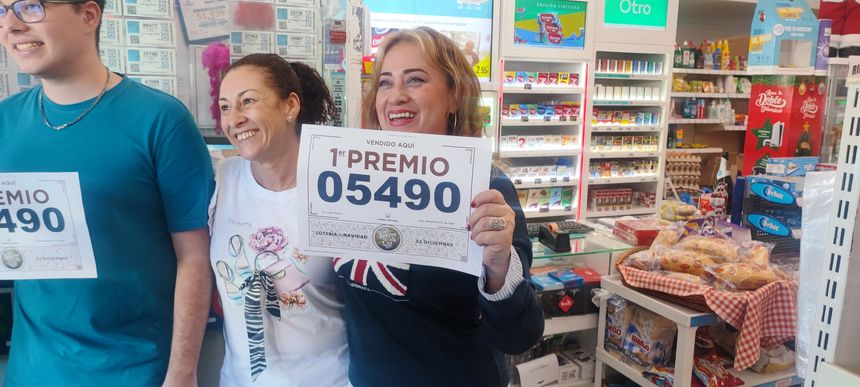 El personal de la Administración que ha repartido el número estaba radiante al conocer la noticia.