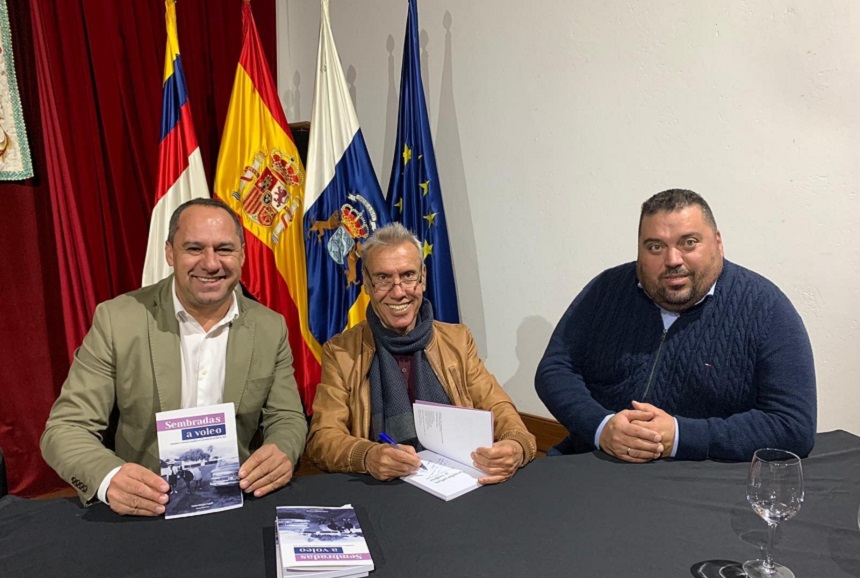 Juan Monzón y Guayo Rodríguez junto a Esteban Rodríguez Eugenio.