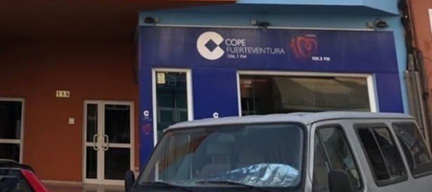 Fachada de la emisora de COPE en una de las mejores zonas de Puerto del Rosario.