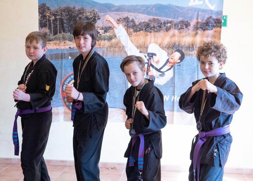 Campeones y subcampeones en combates